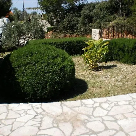 Apartment In With Sea View, Terrace, Air Conditioning, Wifi Zavala