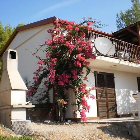 Apartment In With Sea View, Terrace, Air Conditioning, Wifi